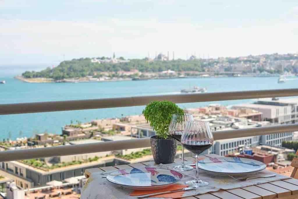 A Million Dollar View In The Heart Of The City Istanbul Eksteriør bilde